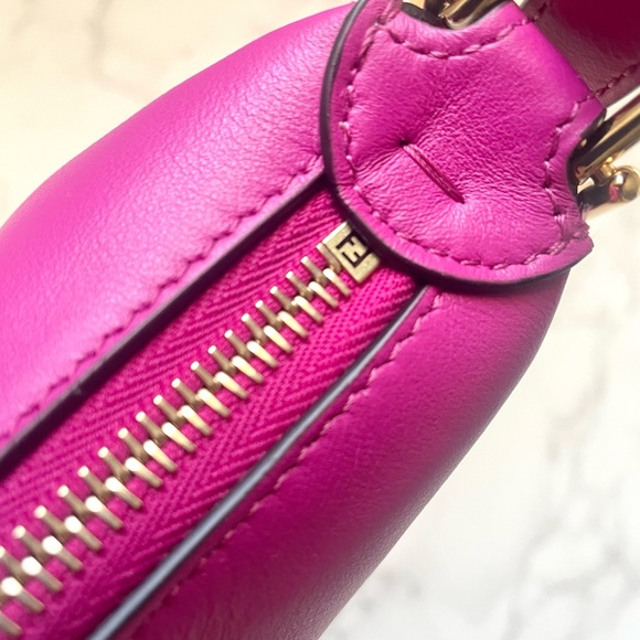 ❌SOLD❌ New Fendi Fendigraphy Small Leather Shoulder Bag - Picture 8 of 14